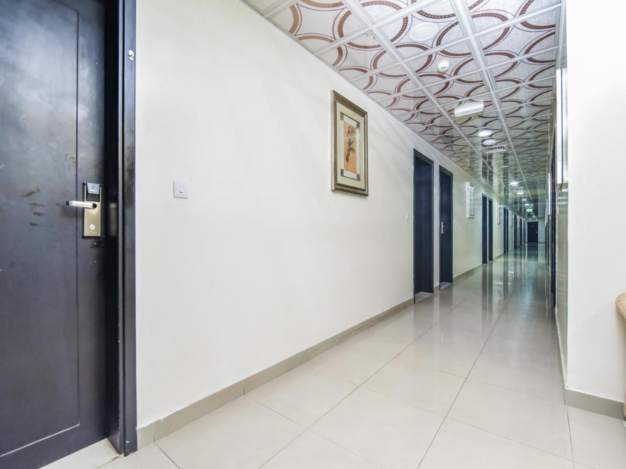 Oyo 138 Empire Hotel Apartments Dubái Exterior foto